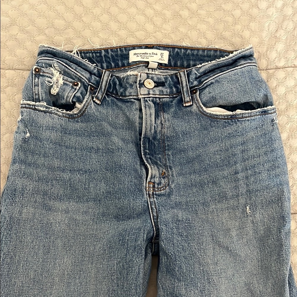 Abercrombie & Fitch 90s Relaxed High Rise Jean 27/4S